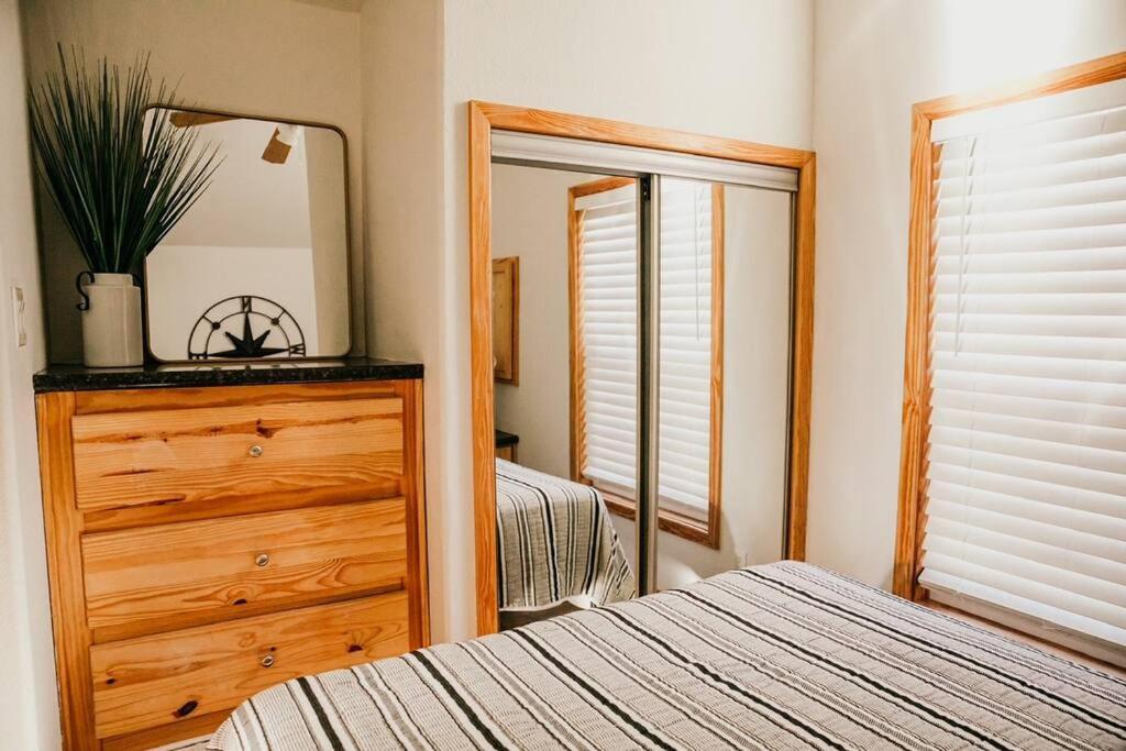 The Bison Cabin - The Cabins At Rim Rock Austin Buitenkant foto